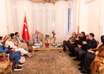 سفير تركيا بالقاهرة يبحث تطوير حركة السياحة المتبادلة مع مصر