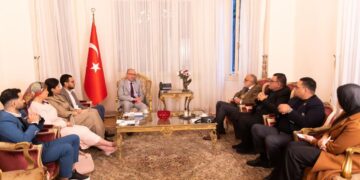 سفير تركيا بالقاهرة يبحث تطوير حركة السياحة المتبادلة مع مصر