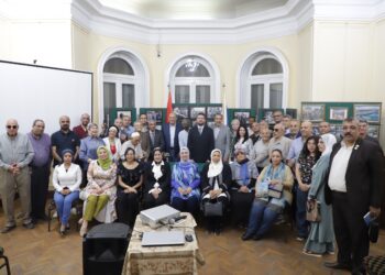 صورة أرشيفية من الاحتفالية الأخيرة لبناة السد بحضور المهندس جمال حفيد الزعيم جمال عبد الناصر