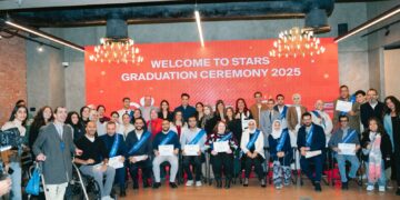 كيف احتفلت إي آند مصر بتخريج أولى دفعات برنامج «Stars»؟