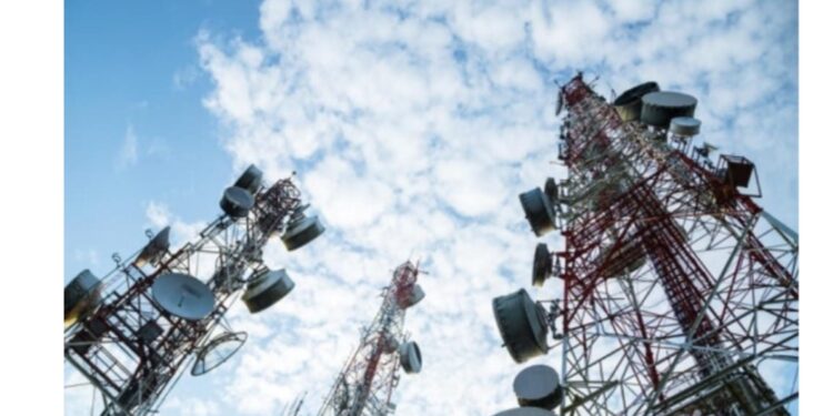 الاتصالات: إضافة 2500 محطة محمول وربط 1000 قرية بالفايبر .. حصاد تطور البنية التحتية خلال 2025