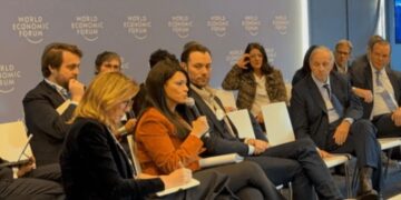 وزارة التخطيط: نعمل مع بنوك التنمية على التوسع في أدوات التمويل المختلط للقطاع الخاص