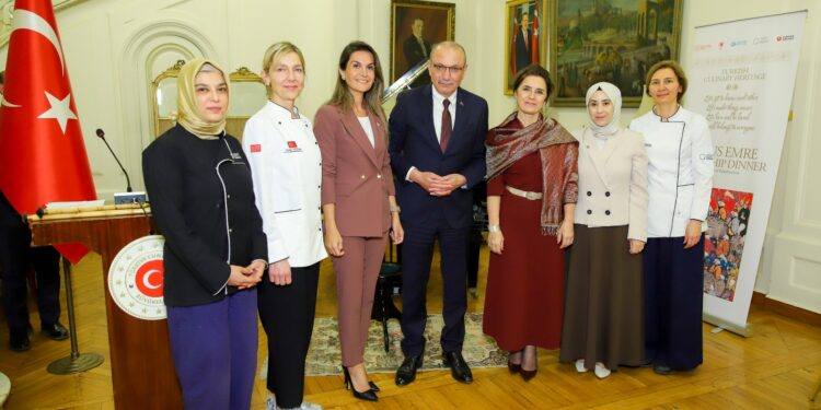 «مائدة يونس أمره للمحبة» في القاهرة.. احتفاء بالمطبخ التركي وقيم المشاركة