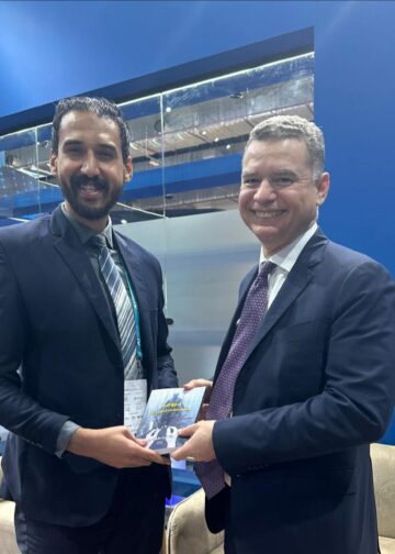 قمة الذكاء الاصطناعي «Ai Everything» تشهد توقيع كتاب تروما الصحافة الاقتصادية .. «وائل الطوخي»: توظيف التطبيقات الحديثة يعزز الصحة النفسية للصحفيين