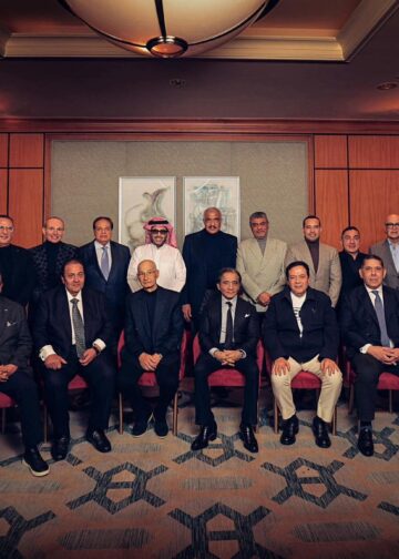 سحور ترك آل الشيخ يبرز تحولات أزياء رجال الأعمال بالمنطقة