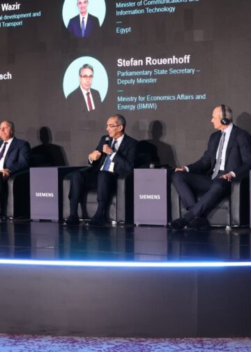 وزير الاتصالات: 6 مليارات دولار استثمارات تطوير الإنترنت والمحمول