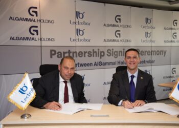 الجمال القابضة ولكتروبار توقعان شراكة استراتيجية لتطوير حلول مبتكرة في مجال الطاقة الكهربائية