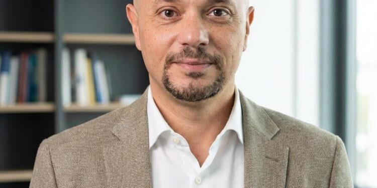 هيثم منصور: إدماج الشركات الناشئة في سلاسل القيمة يخلق نموًا مستدامًا يتجاوز التمويل