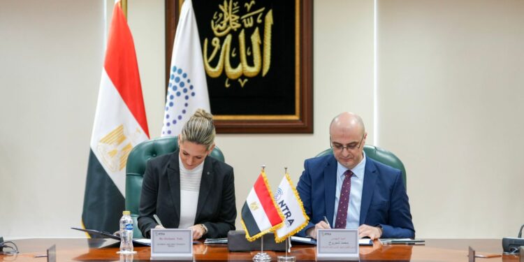 جهاز الاتصالات يمنح تراخيص تقديم خدمات إنترنت الأشياء لـ مرسيديس بنز في مصر 