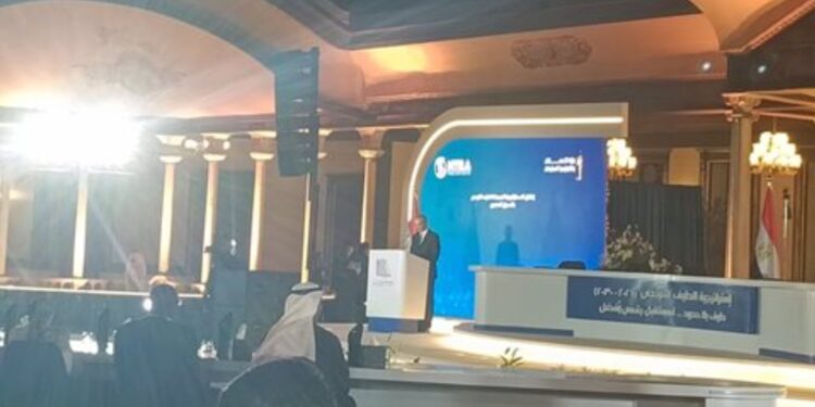 وزير الاتصالات: تكلفة ترددات الجيل الخامس أكبر من ثلث تكلفة إجمالي ترددات شبكات المحمول