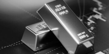 تراجع الفضة محليًا بسبب الدولار وهدوء التوترات الجيوسياسية