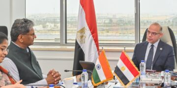 وزير الاستثمار وسفير الهند بمصر يبحثان سبل تعزيز العلاقات الاقتصادية والتجارية بين البلدين