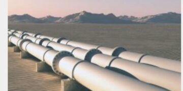 وزارة البترول توضح القصة الكاملة لـ اصطدام ناقلة نفط بمنشأة بترولية بالسويس