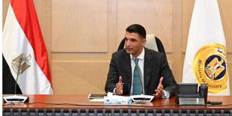 وزير الصناعة : أصحاب المشروعات هم الأكثر قدرة على نقل الصورة الحقيقية للوضع الصناعي