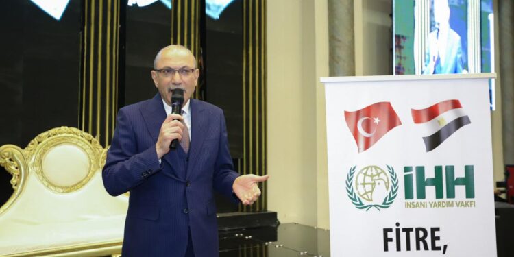 سفارة تركيا بالقاهرة تنظم إفطارا رمضانيا جماعيا لـ500 فلسطيني