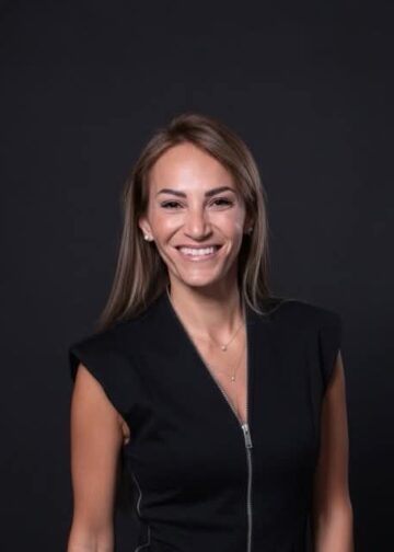 النموذج مي ياسين