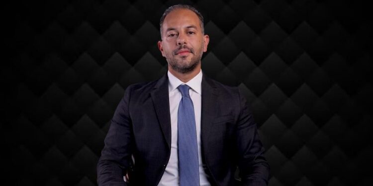 مصطفى ناصف يحذر من «الاستنزاف الرقمي»: الذكاء الاصطناعي يهدد موارد الكوكب وسباق «الحياد الكربوني» في خطر