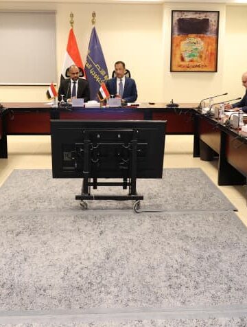 وزير الاتصالات يستعرض إطلاق خدمات الجيل الخامس مع نظيره اليمني