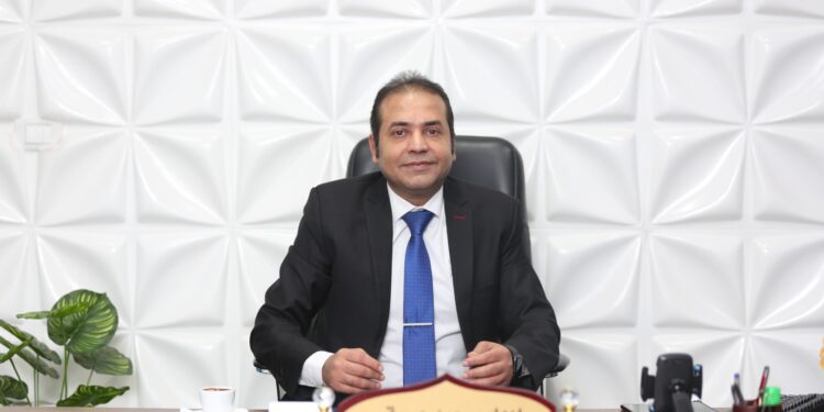 شعبة الاتصالات : تمديد ساعات العمل يرفع المبيعات ويعيد الحيوية للأسواق المصرية