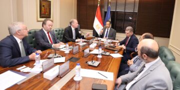 وزير الاتصالات يبحث خطط شركة HMD لتصدير هواتف نوكيا من مصر