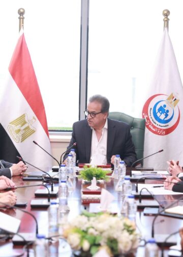 وزير الصحة يبحث التعاون مع شركة أورانج في أعمال رقمنة قواعد البيانات