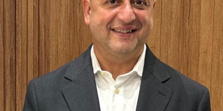 «جون جرجيس» يكشف تأثير ارتفاع سعر الدولار على خدمات التعهيد في مصر