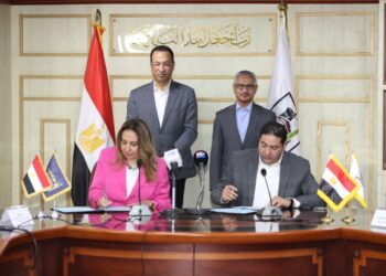 الاتصالات تتعاون مع محافظة بني سويف لتعزيز التطوير المؤسسي الرقمي والتنمية المجتمعية
