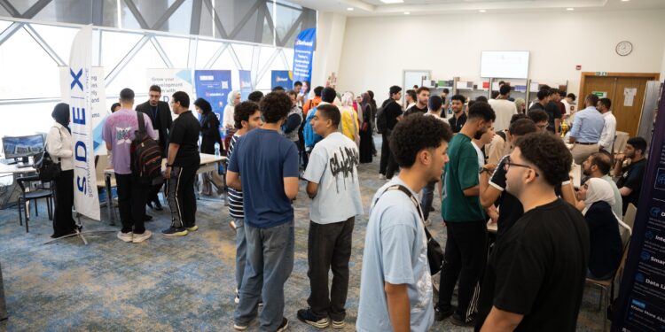 جامعة مصر للمعلوماتية تنظم ملتقي توظيف بمشاركة 15 شركة عربية وعالمية