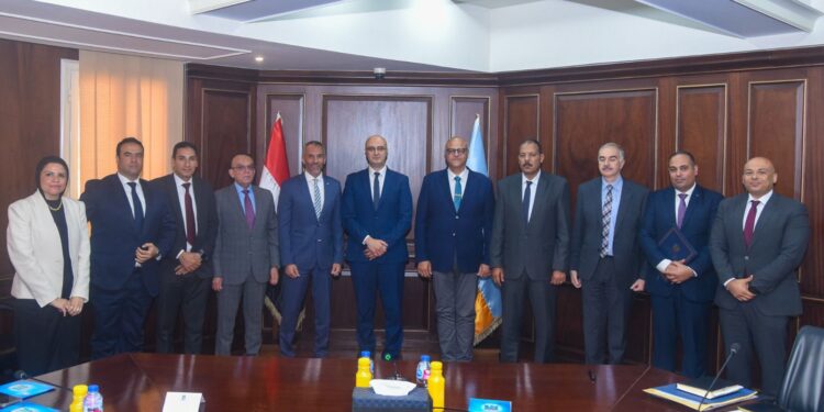 جهاز الاتصالات يتعاون مع محافظة الإسكندرية لتطوير خدمات المحمول والإنترنت