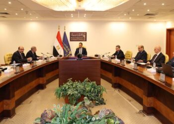 وزير الاتصالات يتابع تنفيذ مشروع التجارة الرقمية بالشرق الأوسط بالتعاون مع شعبة الاقتصاد الرقمي