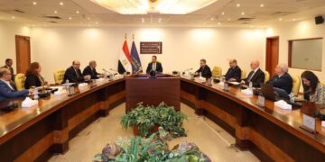 وزير الاتصالات يتابع تنفيذ مشروع التجارة الرقمية بالشرق الأوسط بالتعاون مع شعبة الاقتصاد الرقمي