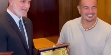 عمرو دياب يتصدر عربياً ويقتحم قائمة أقوى الفنانين رقمياً في العالم