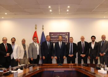 وزير الاتصالات يبحث مع غرفة صناعة المعلومات التعاون لدعم الشركات الناشئة