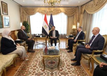 الاتصالات: البنية التحتية المتطورة وبيئة أعمال الجاذبة تعزز توسعات الشركات العالمية في مجال التعهيد بمصر