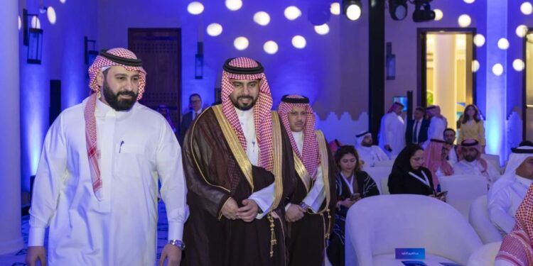 زووم تطلق مركز بيانات جديداً في السعودية لدعم الذكاء الاصطناعي والتحول الرقمي