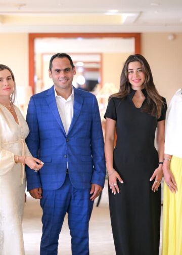 بالصور .. أيقونة الموضة العالمية آنا ستوكيرت تستعد لنقل تجربة الـ” رويال جينتلمنز دينر” بنسخته الملكية من مهرجان كان إلى قصر عابدين للمرة الأولى بالشرق الاوسط