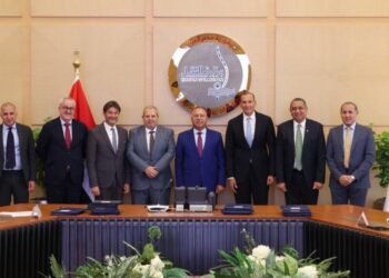 طالب بـ جامعة مصر للمعلوماتية يطور تقنية ذكية لقراءة إشارات القلب