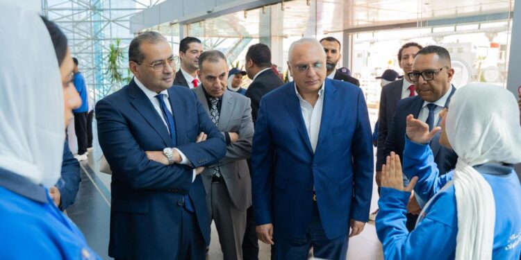 المصرية للاتصالات : تكريم أصحاب المشروعات المتميزة بمدارس WE للتكنولوجيا التطبيقية