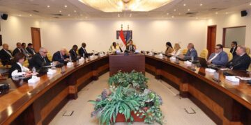  وزير الاتصالات يستعرض تجربة مصر الرقمية مع نظيره الرواندي لتعزيز التعاون في الذكاء الاصطناعي وتكنولوجيا المعلومات