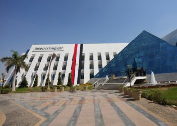 المصرية للاتصالات WE ترفع علم مصر على مقراتها احتفالًا بالإنجاز التاريخي للمنتخب الوطني في كأس العالم 2026