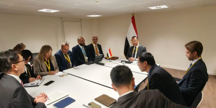 وزير الاتصالات يناقش مع نائب البنك الدولي التعاون في مجالات التحول الرقمي والذكاء الاصطناعي