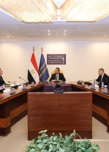 وزير الاتصالات يبحث مع البنك الدولي تعزيز الشراكة في التحول الرقمي والذكاء الاصطناعي