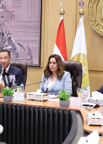 الاتصالات تطلق خدمة “تراخيص المحال العامة” عبر منصة مصر الرقمية