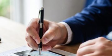 انفراد| شركة هوية التابعة للبنك المركزي تتولى تنفيذ منظومة البصمة البيومترية لبيع خطوط المحمول في مصر
