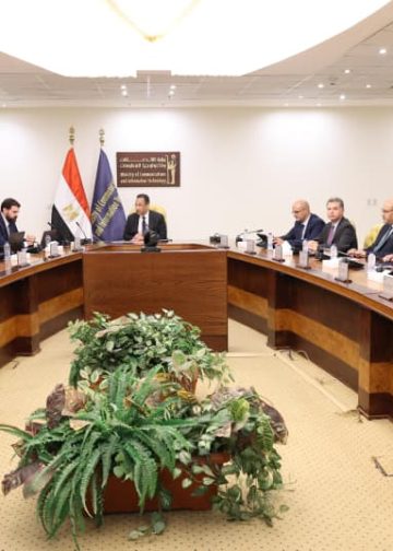 الاتصالات تبحث إقامة منطقة متكاملة لمراكز البيانات العملاقة والذكاء الاصطناعي