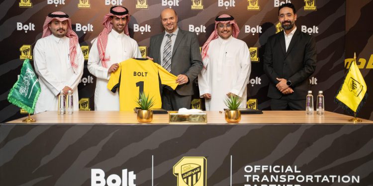 «بولت» تعود إلى «العميد».. شراكة جديدة مع الاتحاد تجمع النقل الذكي بجماهير النادي
