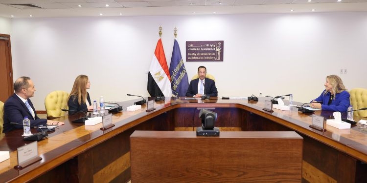 وزارة الاتصالات: تدريب مليون مواطن سنويا على الذكاء الاصطناعي بالتعاون مع انتل