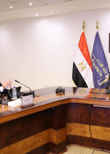 وزارة الاتصالات انشاء مركز كيميت للبيانات يدعم نمو خدمات الحوسبة السحابية..باستثمارات 1.2 مليار دولار