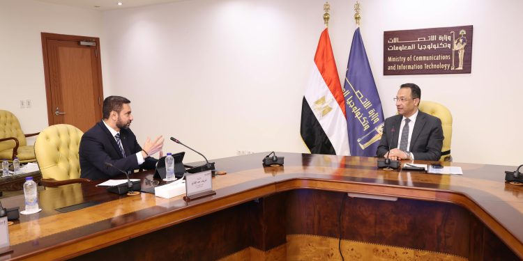 وزارة الاتصالات انشاء مركز كيميت للبيانات يدعم نمو خدمات الحوسبة السحابية..باستثمارات 1.2 مليار دولار 
