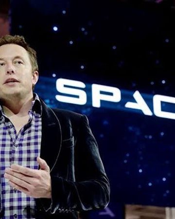 ماذا تفعل يا إيلون ماسك؟ .. SpaceX تستعد للاستحواذ على تراخيص طيف ترددي بـ 8 مليارات دولار